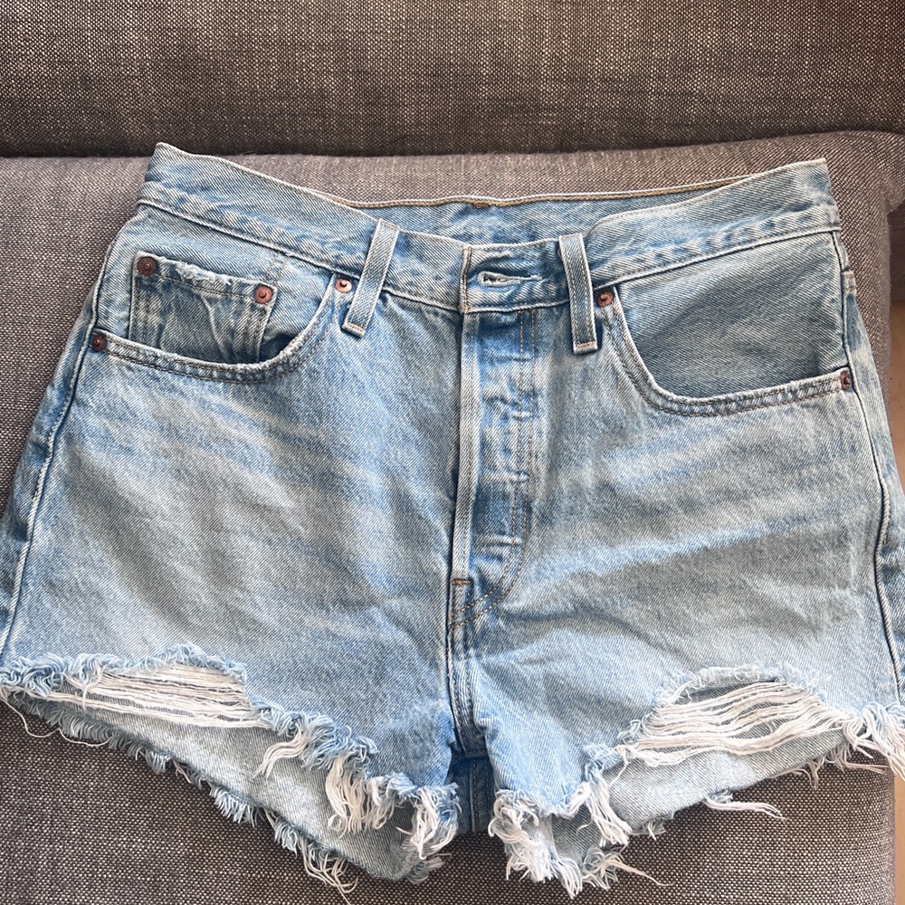 Levi’s 501 cutoff denim shorts size 28